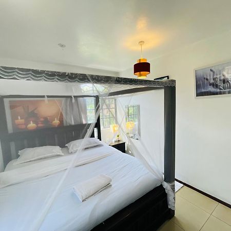 Modern Luxe Apartment With King Bed In Karen Nairobi Exterior photo